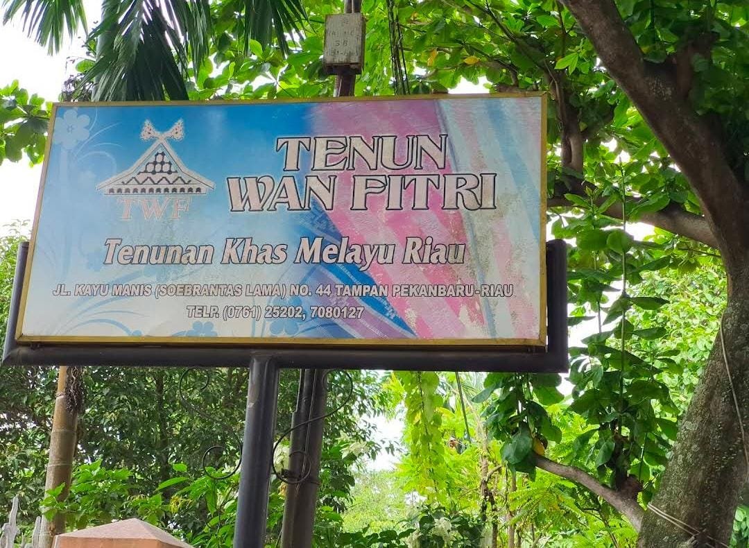TENUN WAN FITRI