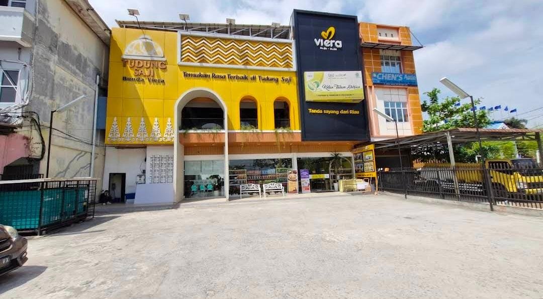 VIERA OLEH OLEH (ARIFIN AHMAD)