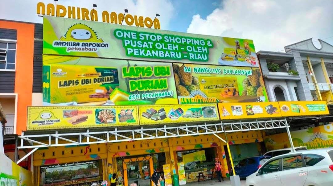 NADHIRA NAPOLEON OLEH OLEH (PANAM)