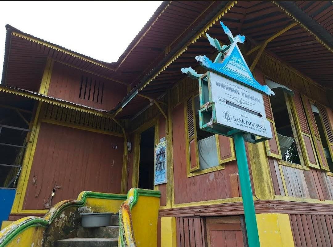 RUMAH TENUN