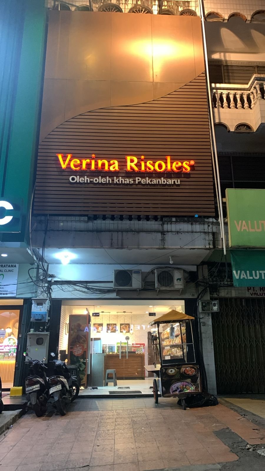 VERINA RISOLES (PUSAT)